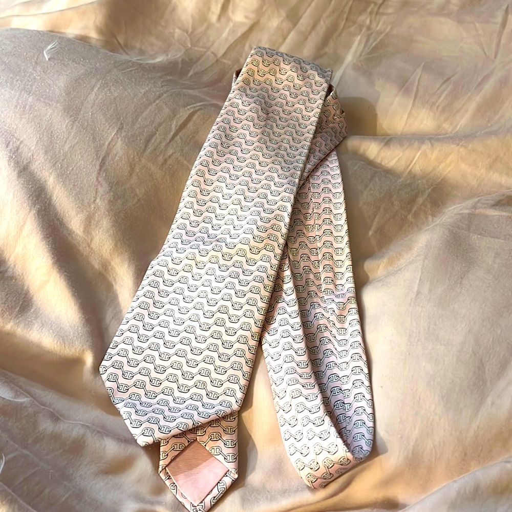 Hermes Tie - 100 silk